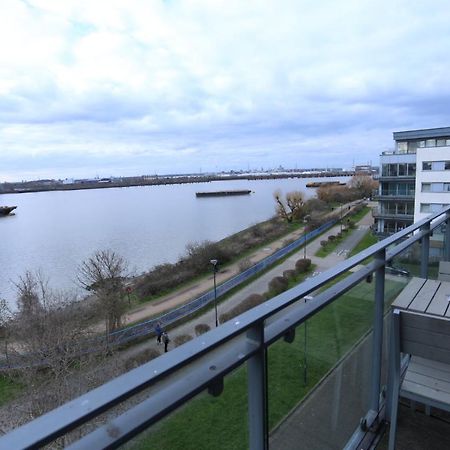 Lovely 2 Bed 2 Toilet Hill House River View Apartment Londres Exterior foto