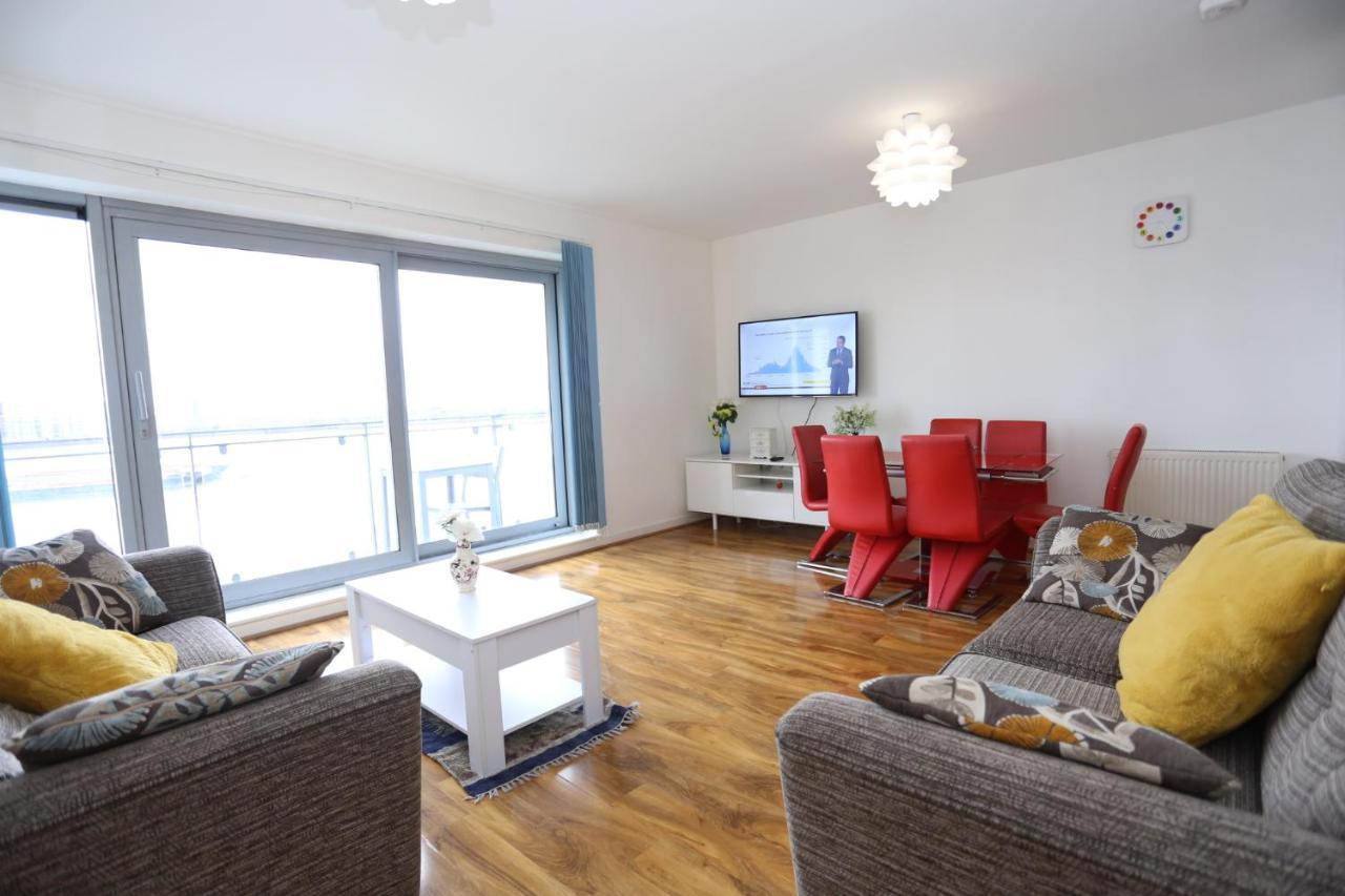 Lovely 2 Bed 2 Toilet Hill House River View Apartment Londres Exterior foto